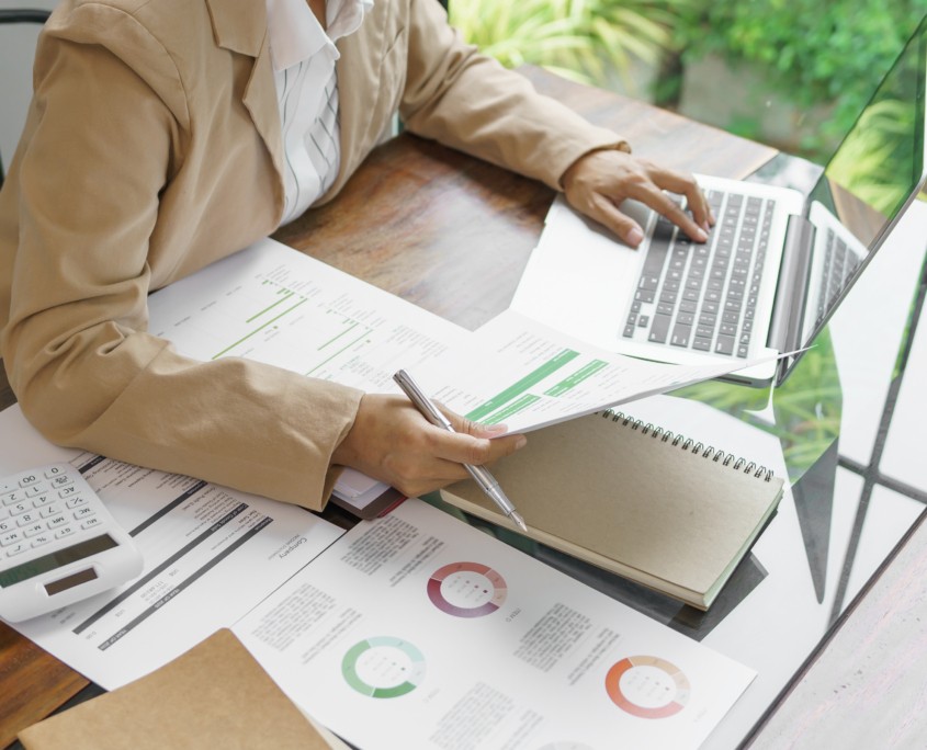 Business woman working in green eco friendly modern working space creative ideas for business eco friendly professional investor start up project business.